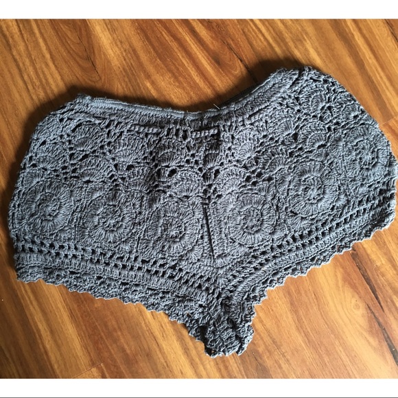 Andi Bagus crochet hot pants - Picture 4 of 5